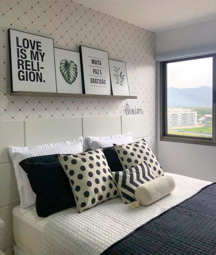 Descubra 10 Ideias de Quadros que Transformarão o Quarto do Seu Casal em um Refúgio de Amor! 10 Foto de quadros para quarto de casal 4 - 4