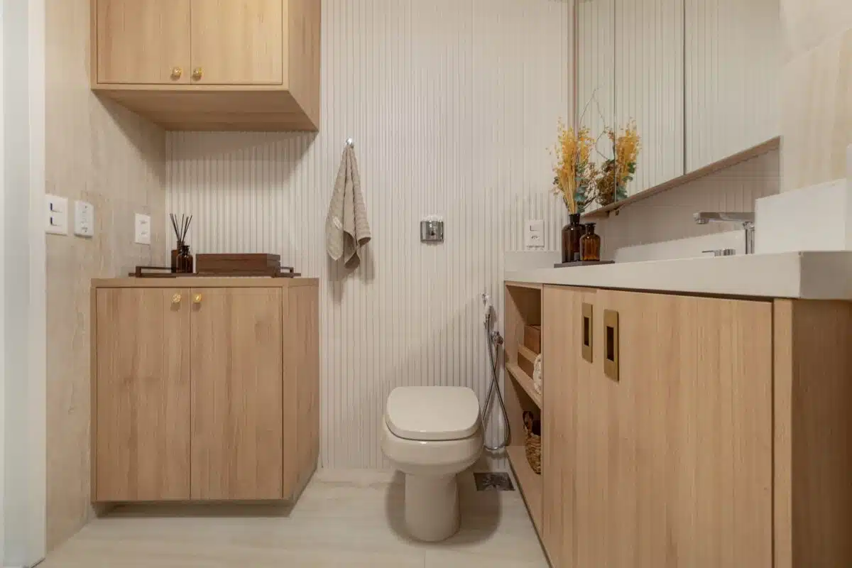 Textura ripada adiciona informação à decoração.