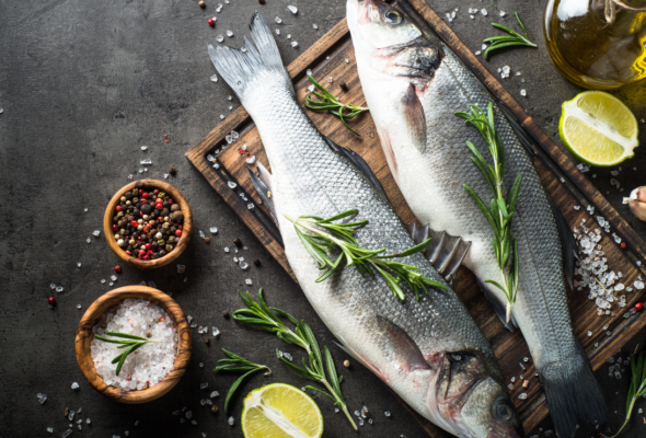 Soluções práticas para eliminar o odor de peixe da sua casa.