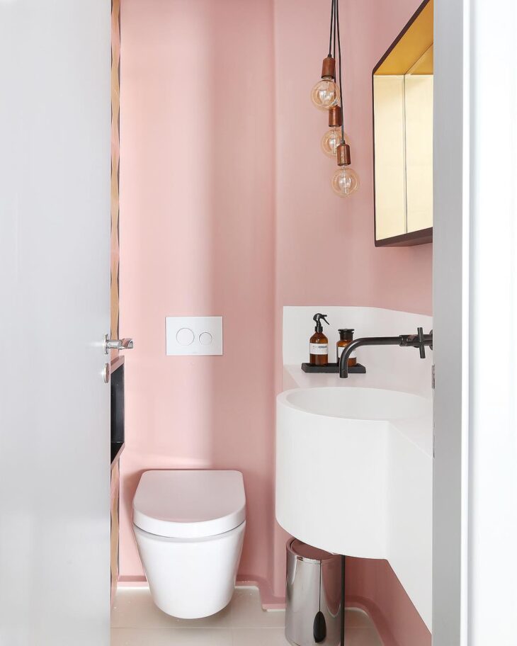 Transforme Seu Banheiro: 80 Inspirações em Rosa Que Você Precisa Ver! 10 O ROSA É IDEAL PARA UM BANHEIRO DELICADO