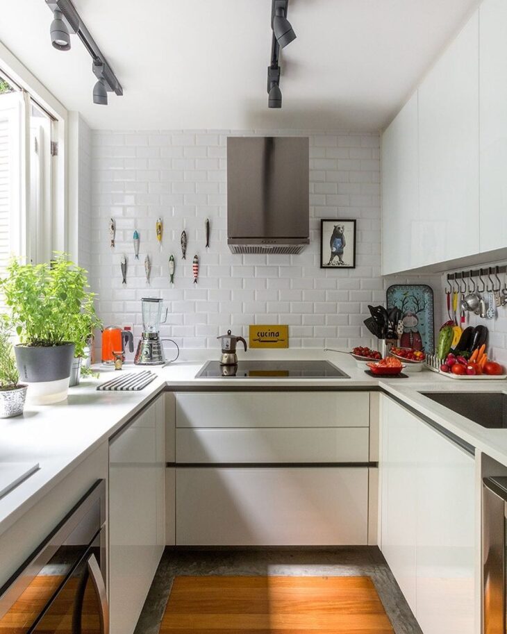 Transforme sua Cozinha: 90 Ideias Incríveis em U que Você Precisa Conhecer! 9 Francisco Hue Arquitetura