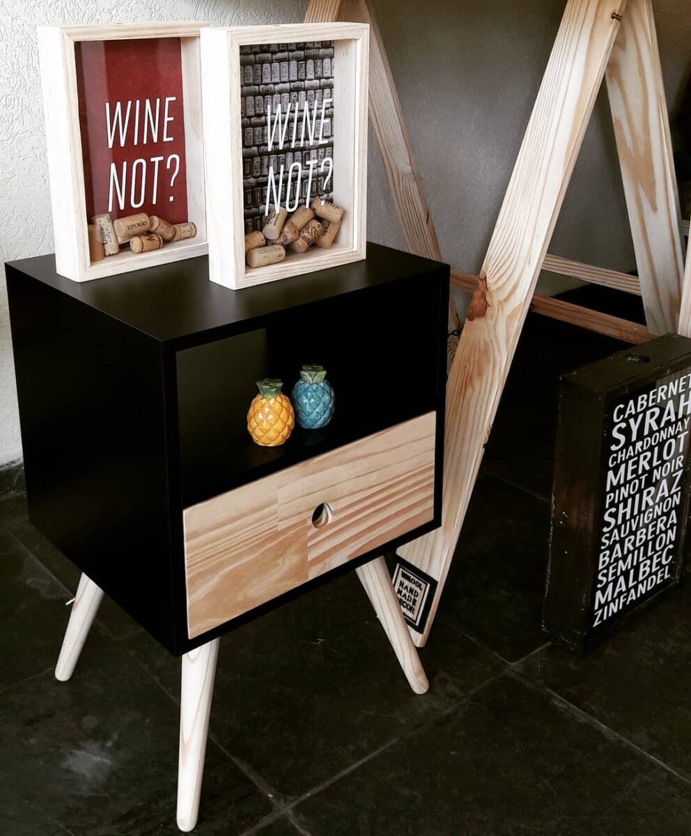 Transforme Seu Espaço: Onde Encontrar o Criado-Mudo Retrô Perfeito e Inspire-se na Decoração! 1 IDEAL PARA COMPOR ESPAÇOS MASCULINOS