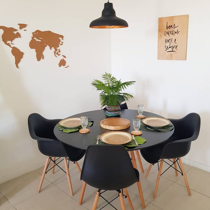 Dicas para Incorporar Mesas Redondas de Vidro na Sua Decoração 10 mesa que combina com outros elementos