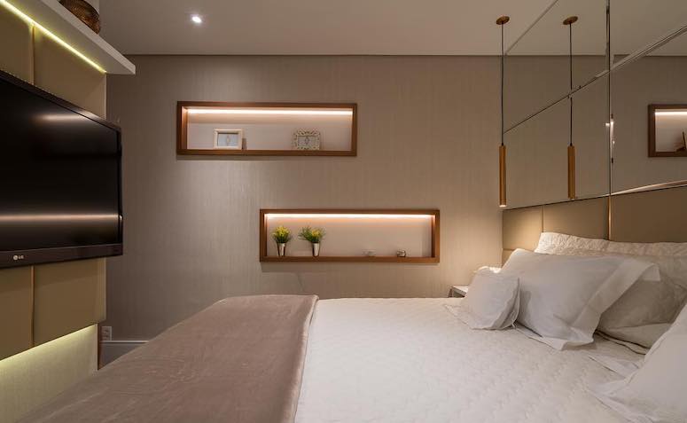 Transformando Seu Quarto de Casal com Espaços Inteligentes e Nichos Funcionais 3 Nichos para quarto de casal. Arquitetura de Sesso & Dalanezi.
