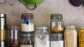 Transforme sua Cozinha: 18 Ideias de Adesivos de Parede que Você Precisa Conhecer! 7 Organizadores de cozinha: sugestões para deixar tudo em ordem