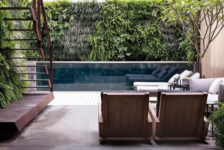 Projetos Inspiradores de Piscinas de Vidro para Transformar seu Espaço 9 Foto de piscina de vidro 1 - 3: Reprodução / Elkis Paisagismo