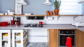 Transforme sua Cozinha: 18 Ideias de Adesivos de Parede que Você Precisa Conhecer! 5 Prateleiras para cozinha: 50 ideias para deixar tudo à mostra