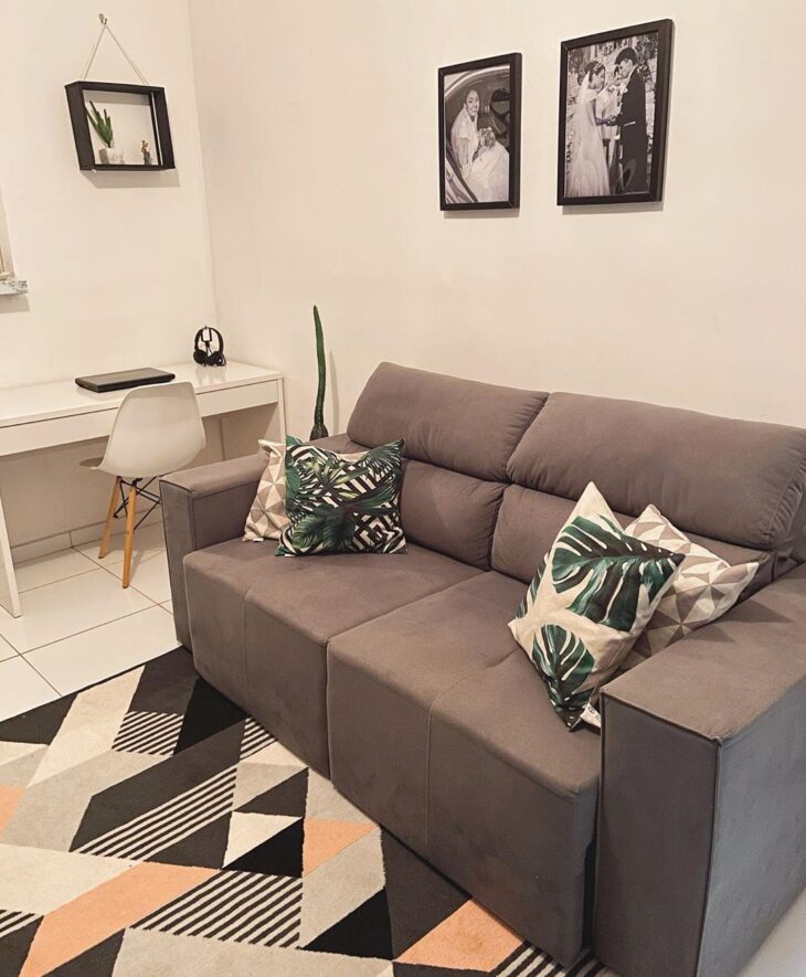 Descubra os Sofás de Suede que Unem Conforto e Sofisticação para Transformar Seu Espaço! 1 sofá de suede com maciez