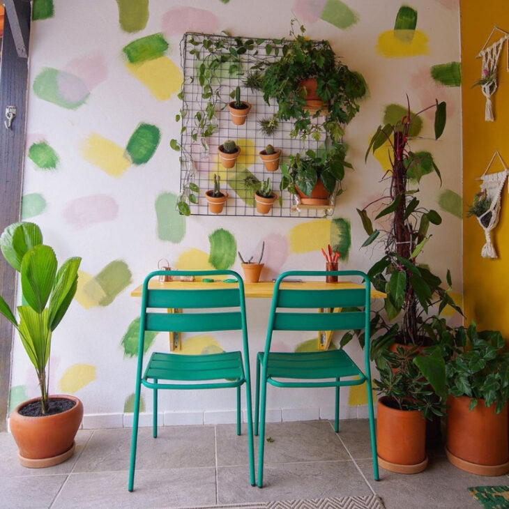 Inspirações de Cadeiras Coloridas para Transformar o Ambiente da Sua Casa 7 Ambientes com cadeiras coloridas cheias de personalidade