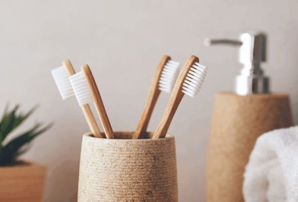 COMO GUARDAR ESCOVAS DE DENTES DO JEITO CERTO E EVITAR CONTAMINAÇÕES