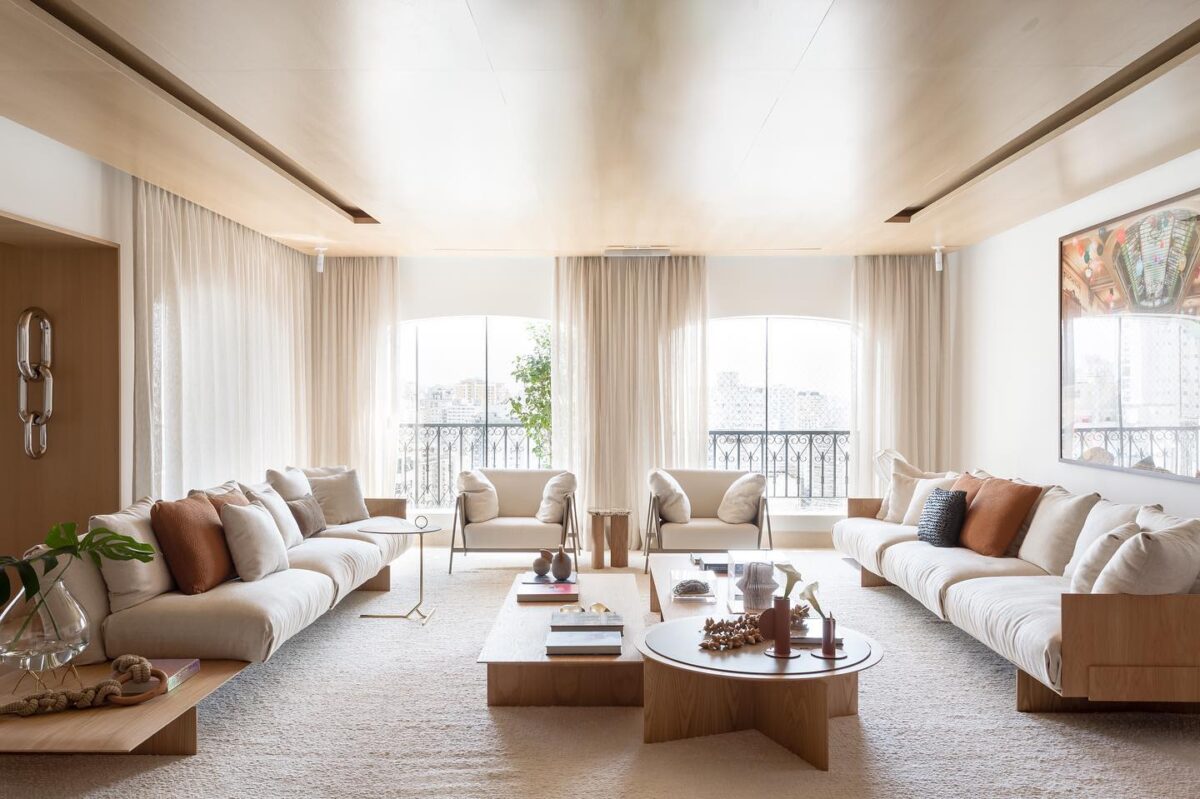 Modelos de Cortinas para Sala que Valorizam a Decoração 5 CORES CLARAS GARANTEM O DESTAQUE PARA OS MÓVEIS DO AMBIENTE
