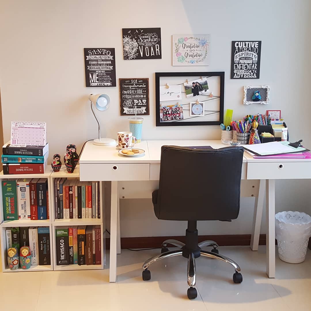 Dicas práticas para organizar pequenas escrivaninhas e otimizar seu espaço 10 Foto de uma escrivaninha pequena 5