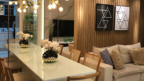 Quadros que transformam a sua sala de jantar através da arte 7 Espelho para sala de jantar que agrega elegância.