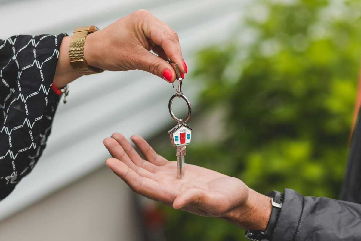 Como a Gestão de Propriedades Pode Aumentar o Retorno do Seu Investimento 2 Investindo em imóveis, você busca não apenas uma propriedade, mas um retorno sobre o investimento.