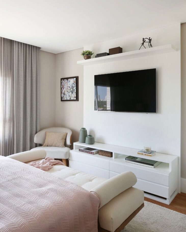 Ideias de Rack para Quarto que Elevam o Estilo do Ambiente 9 Rack usado em um quarto infantil.