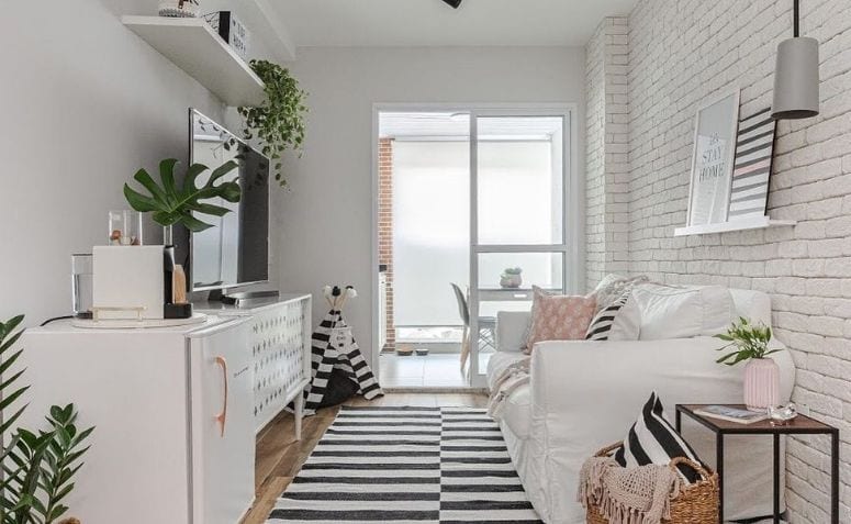 Dicas para Decorar Pequenas Salas de Apartamento 3 Capa do artigo sobre decoração de sala pequena.