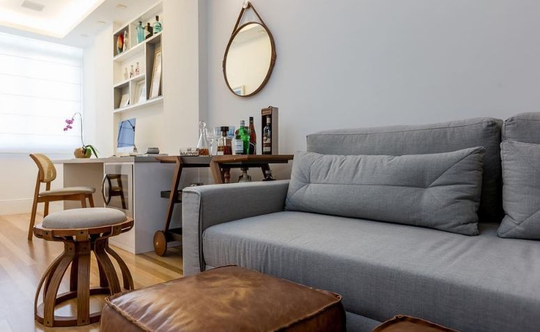 Dicas para Integrar o Sofá Cinza na Decoração da Sua Casa 3 Como usar o versátil sofá cinza na sua decoração
